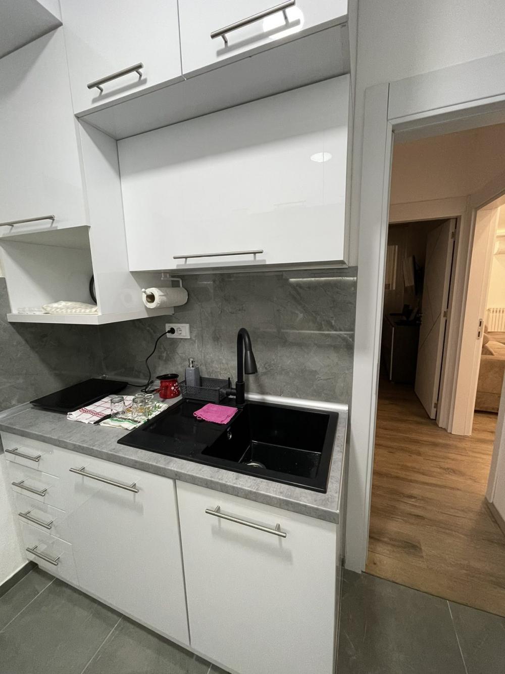 Slika 6 - Prodaja stana, 61m2, Brace Petkovic Kragujevac, sa terasom, ima lift