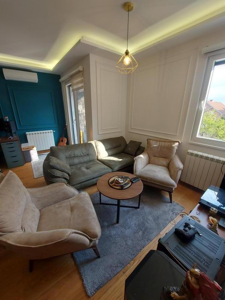 Glavna slika -Izuzetan lux dvosoban stan sa parking mestom, donja Erdoglija