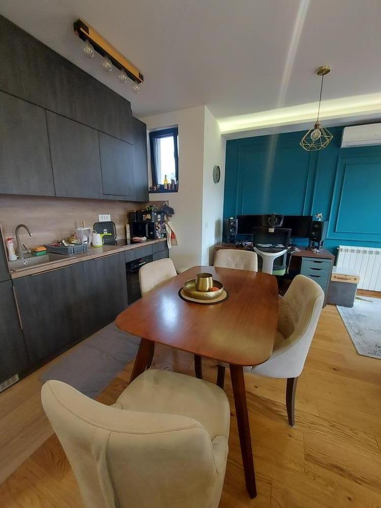 Slika 0 - Izuzetan lux dvosoban stan sa parking mestom, donja Erdoglija