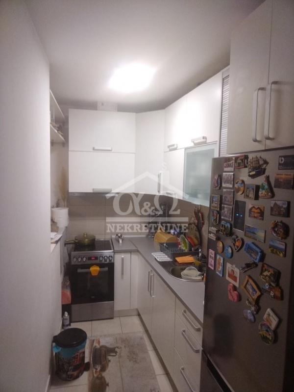 Slika 6 - Jednoiposoban, 44m2, Erdoglija Kragujevac, sa terasom, ima lift