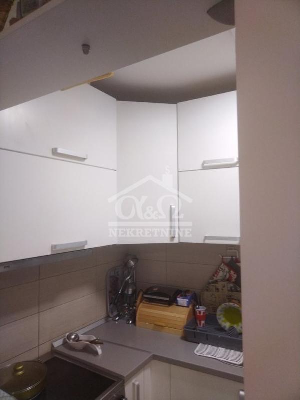 Slika 7 - Jednoiposoban, 44m2, Erdoglija Kragujevac, sa terasom, ima lift