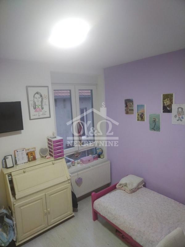 Slika 9 - Jednoiposoban, 44m2, Erdoglija Kragujevac, sa terasom, ima lift