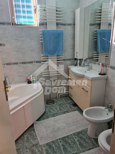 Slika 10 - Šestosoban, 151m2, Vašarište Kragujevac