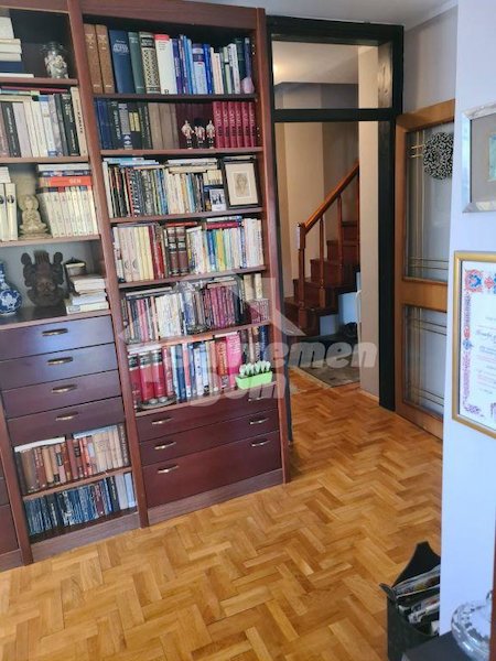 Slika 3 - Šestosoban, 151m2, Vašarište Kragujevac