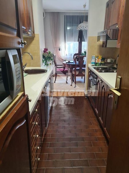 Slika 4 - Šestosoban, 151m2, Vašarište Kragujevac