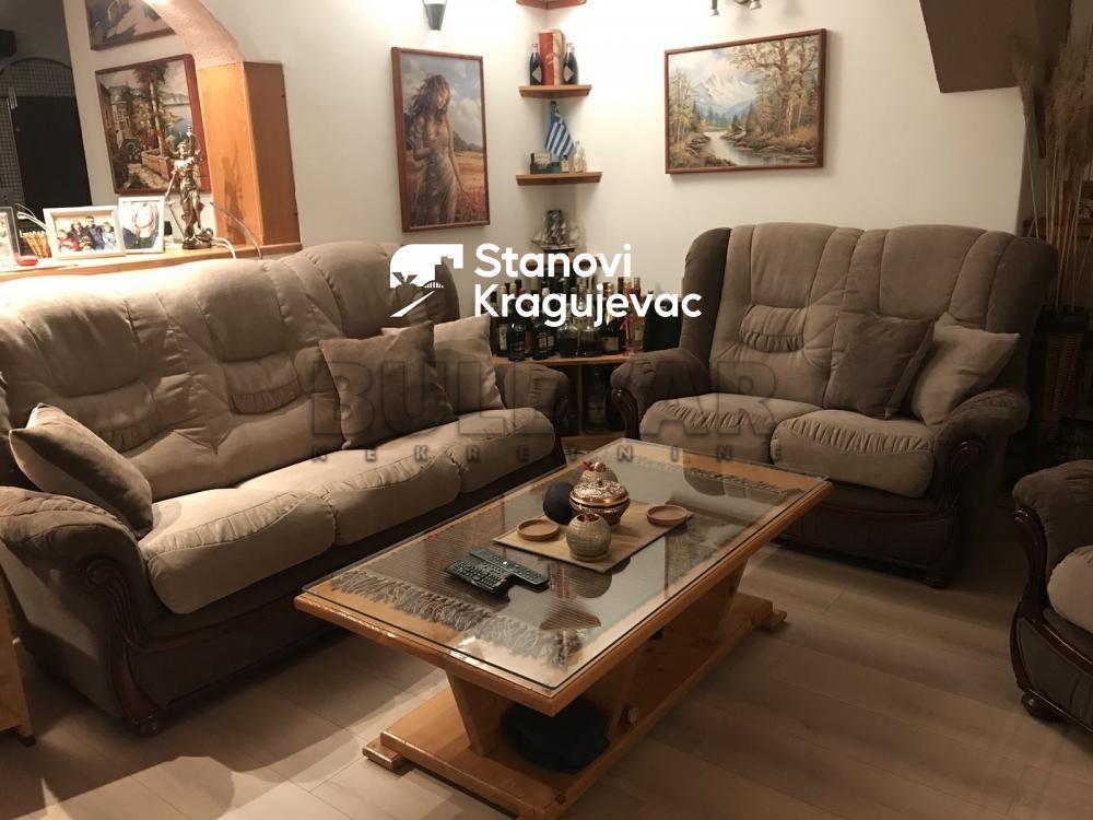 Glavna slika -Četvorosoban, 160m2, Karađorđeva Kragujevac, sa parkingom