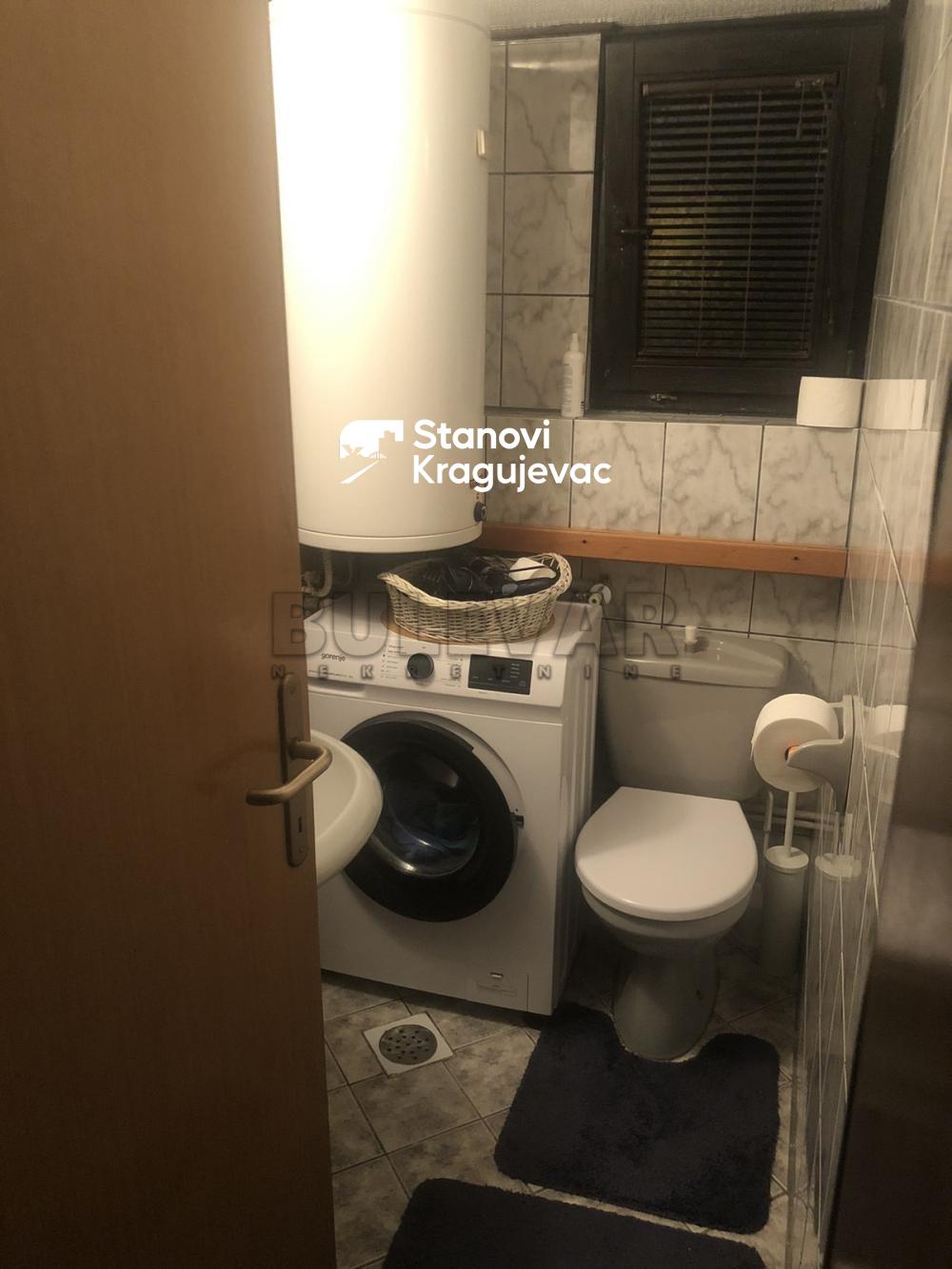 Slika 6 - Četvorosoban, 160m2, Karađorđeva Kragujevac, sa parkingom