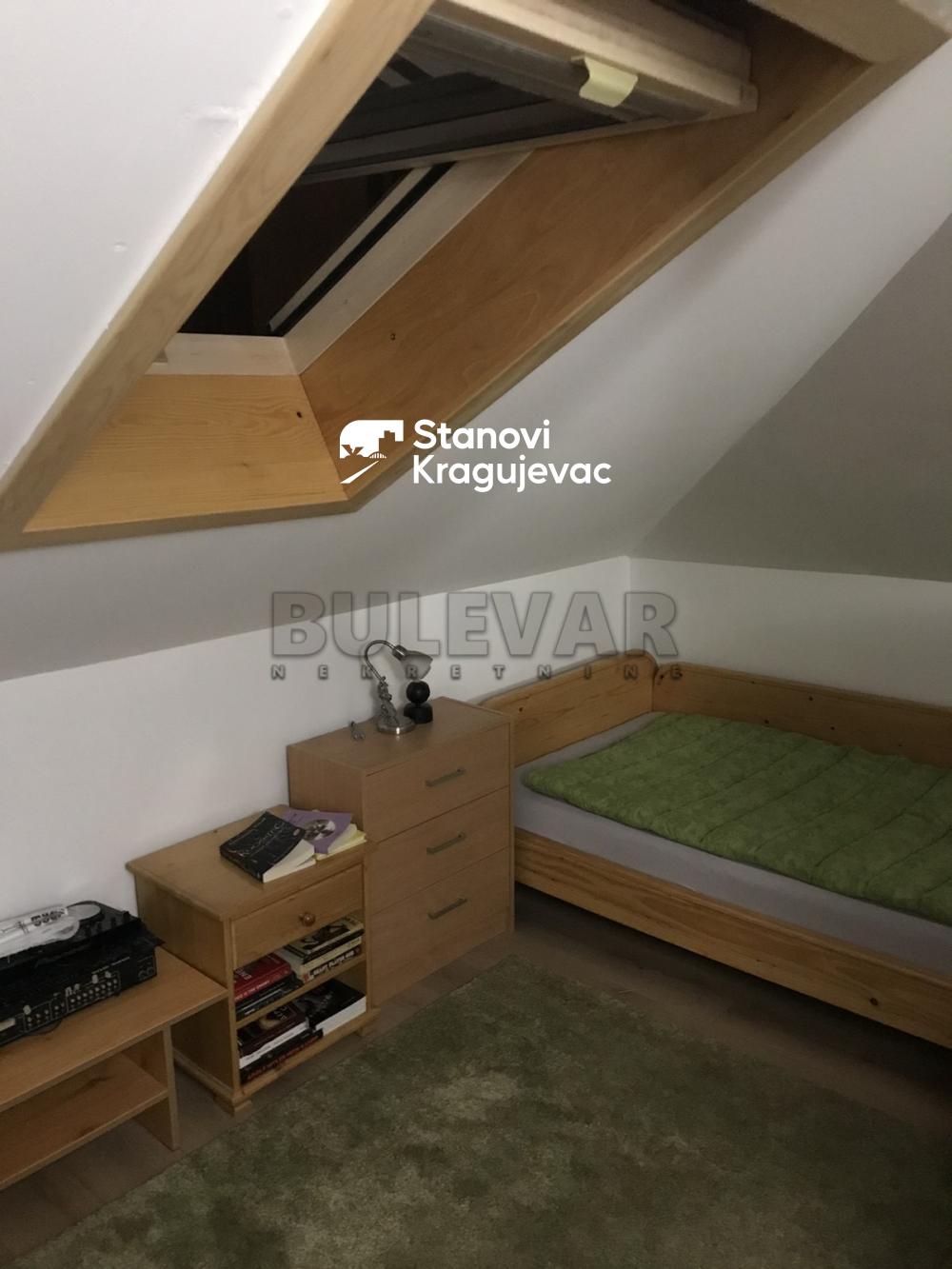 Slika 3 - Četvorosoban, 160m2, Karađorđeva Kragujevac, sa parkingom