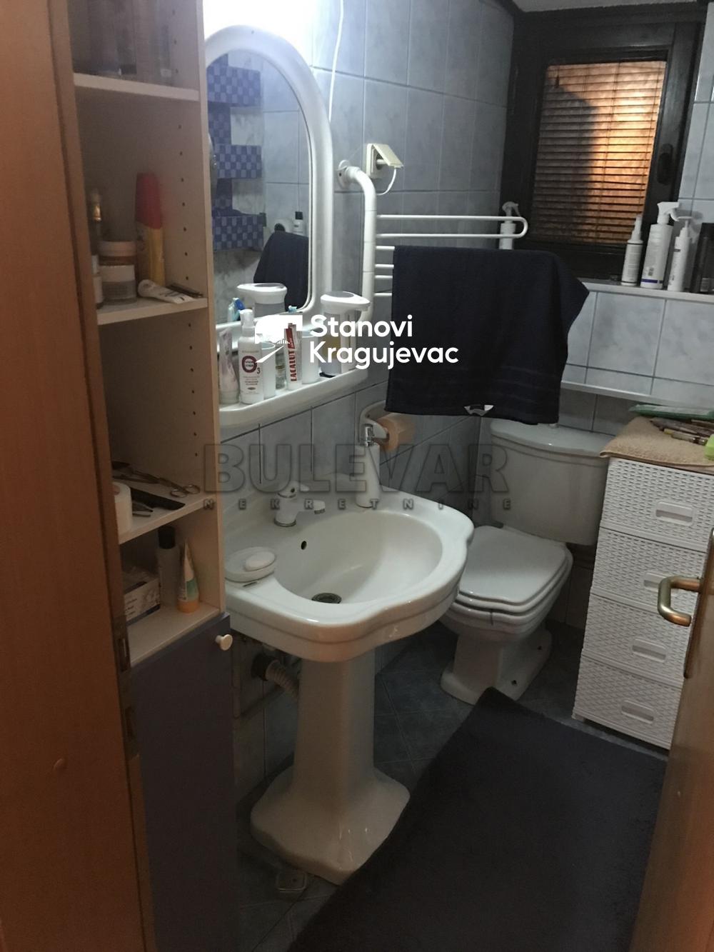 Slika 5 - Četvorosoban, 160m2, Karađorđeva Kragujevac, sa parkingom