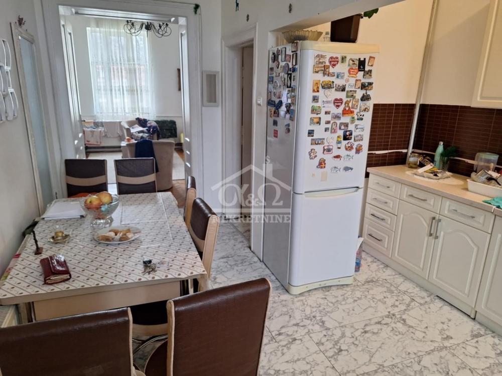 Slika 4 - Trosoban, 70m2, sa terasom