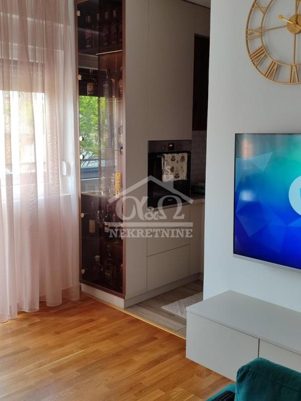 Slika 8 - Troiposoban, 100m2, sa terasom, ima lift