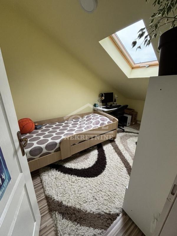 Slika 9 - Četvoroiposoban, 32m2, Erdoglija Kragujevac, sa terasom