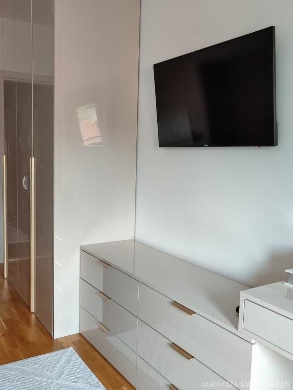 Slika 10 - Četvorosoban, 100m2, sa terasom, ima lift