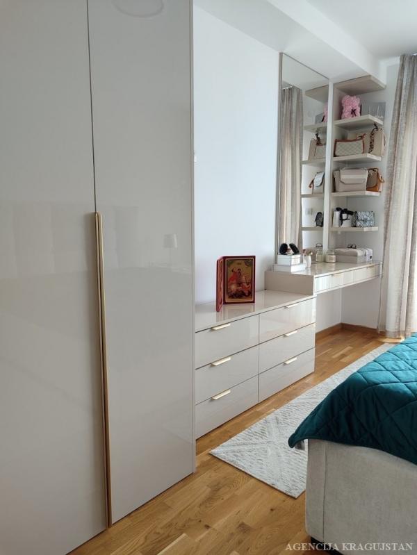 Slika 8 - Četvorosoban, 100m2, sa terasom, ima lift