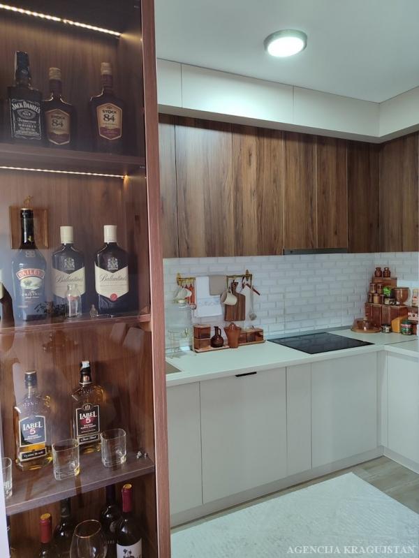 Slika 5 - Četvorosoban, 100m2, sa terasom, ima lift