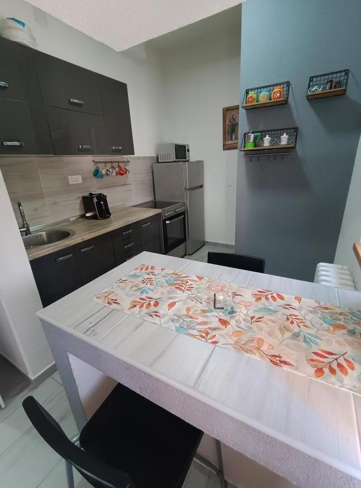 Slika 4 - Stan kod škole 21.oktobar