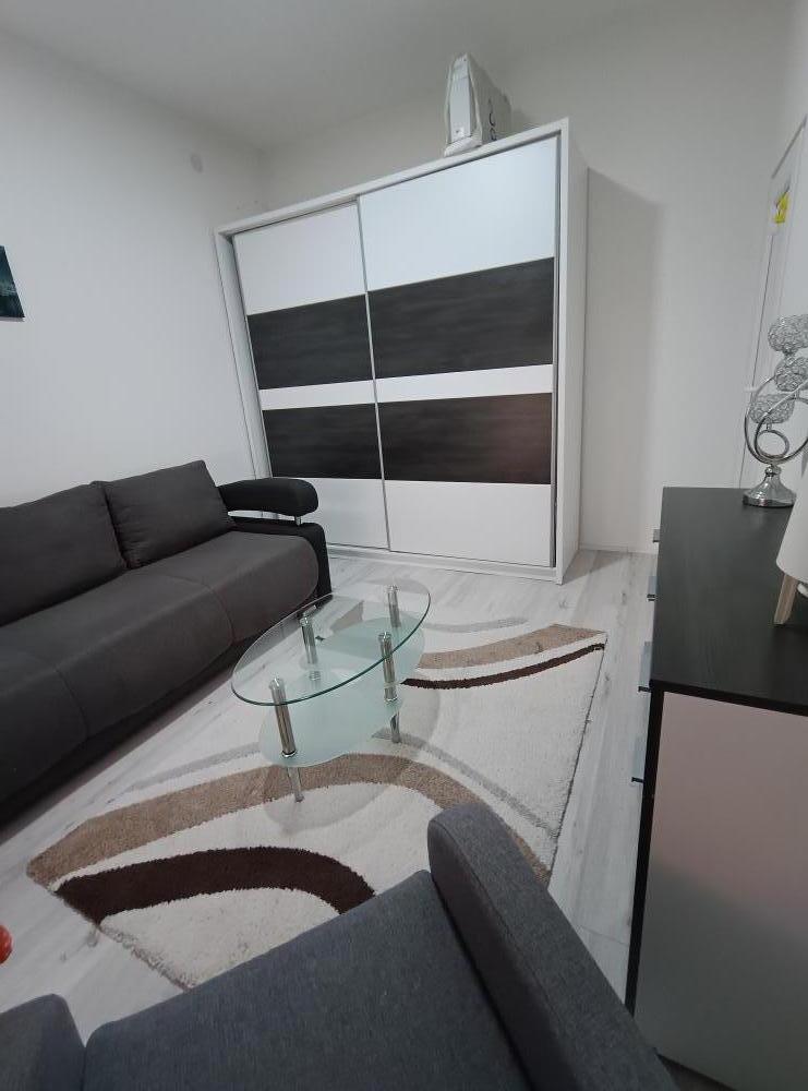 Slika 11 - Stan kod škole 21.oktobar