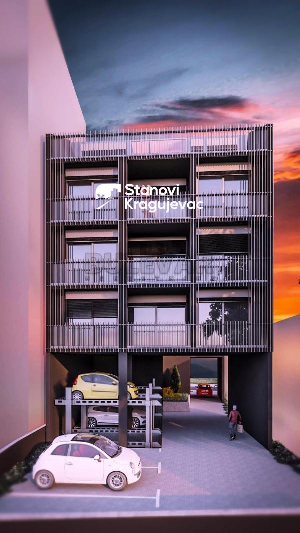 Slika 6 - Četvorosoban, 137m2, Cara Lazara Kragujevac, sa terasom, ima lift