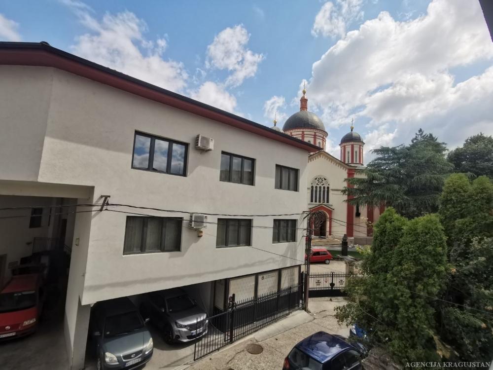 Slika 9 - Jednoiposoban, 49m2, sa terasom, ima lift