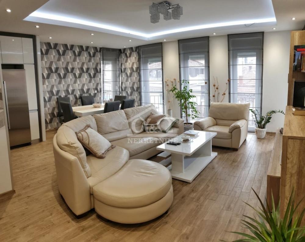 Glavna slika -Troiposoban, 86m2, Vašarište Kragujevac, sa terasom, ima lift