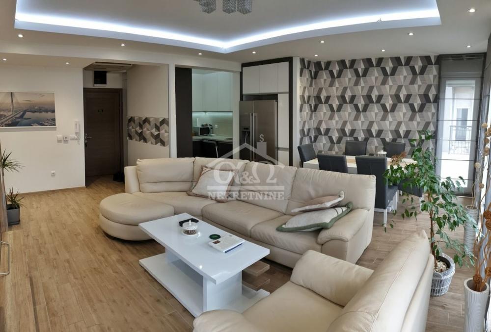 Slika 2 - Troiposoban, 86m2, Vašarište Kragujevac, sa terasom, ima lift