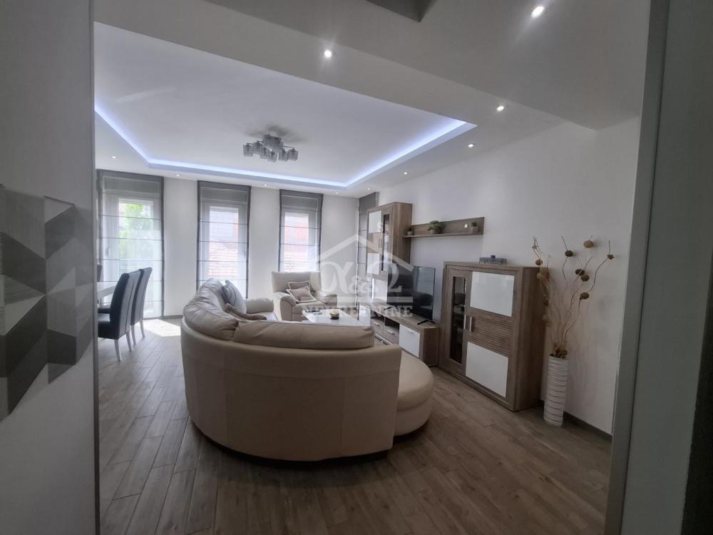 Slika 4 - Troiposoban, 86m2, Vašarište Kragujevac, sa terasom, ima lift