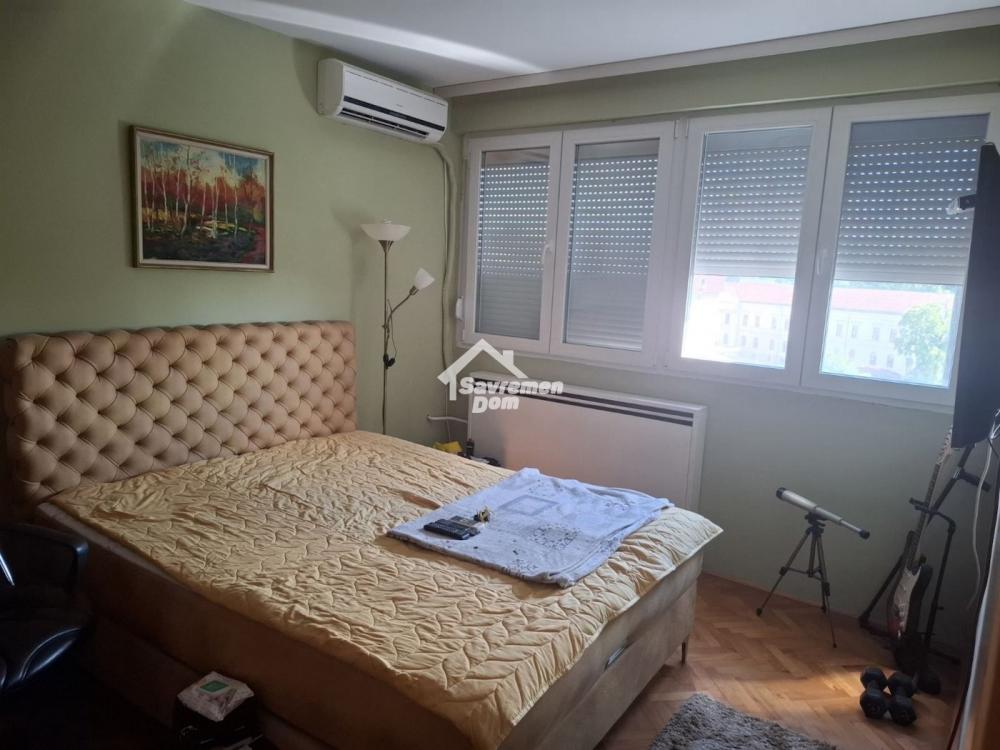 Slika 5 - Trosoban, 77m2, ima lift