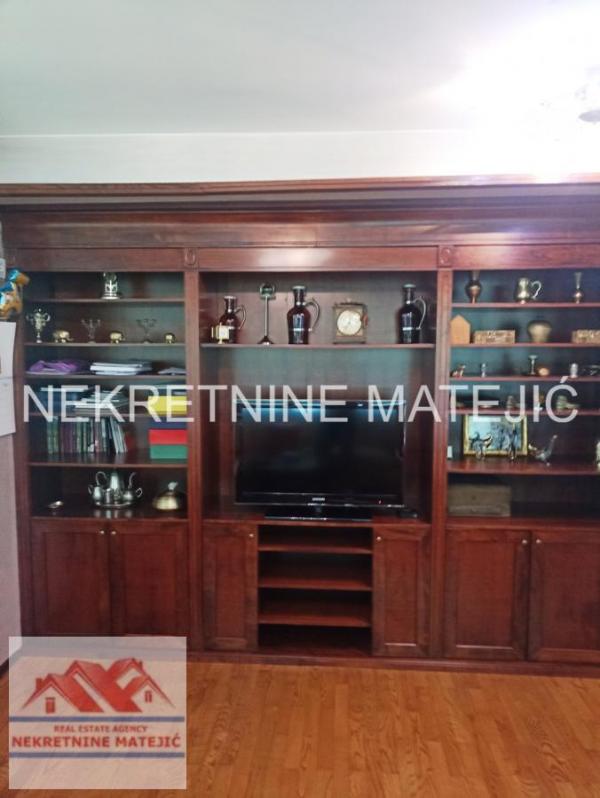 Slika 3 - STAN, CENTAR, 114 M2, NOVIJA GRADNJA, LUX KVALITET, ČETVOROSOBAN, UKNJIŽEN, CENA – 218.000 E + GARAŽA