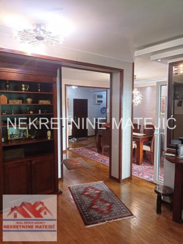 Slika 2 - STAN, CENTAR, 114 M2, NOVIJA GRADNJA, LUX KVALITET, ČETVOROSOBAN, UKNJIŽEN, CENA – 218.000 E + GARAŽA