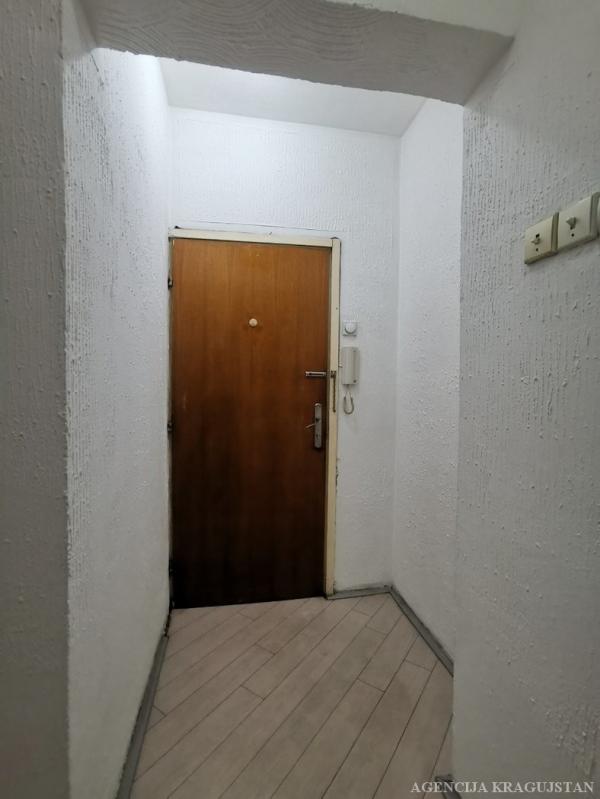 Slika 8 - Dvosoban, 58m2, ima lift