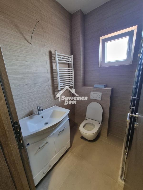 Slika 11 - Dvosoban, 51m2, Stara radnička kolonija Kragujevac, sa terasom, ima lift