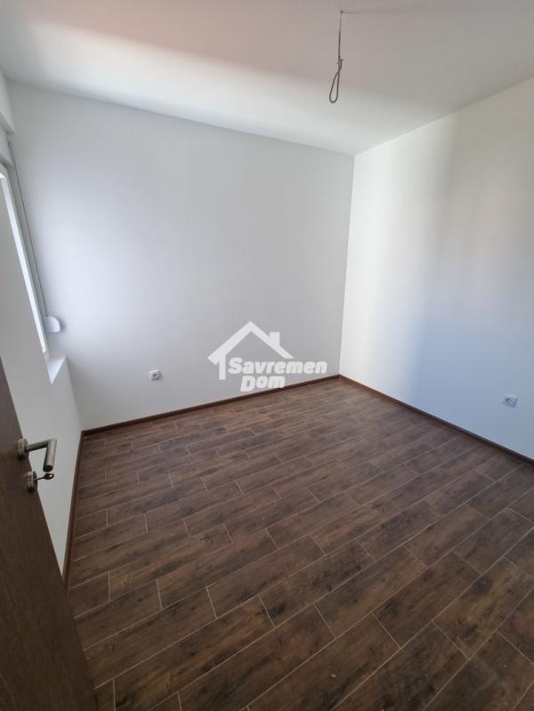 Slika 6 - Dvosoban, 51m2, Stara radnička kolonija Kragujevac, sa terasom, ima lift