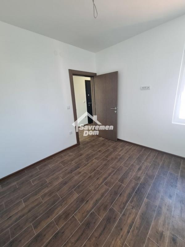 Slika 8 - Dvosoban, 51m2, Stara radnička kolonija Kragujevac, sa terasom, ima lift