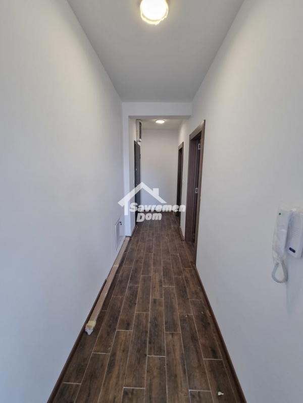 Slika 10 - Dvosoban, 51m2, Stara radnička kolonija Kragujevac, sa terasom, ima lift