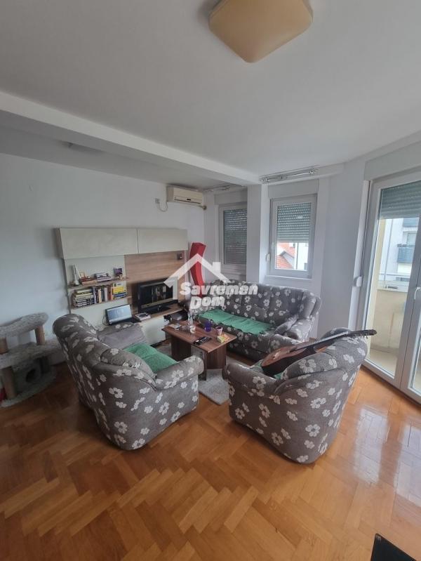 Glavna slika -Četvorosoban, 97m2, Erdoglija Kragujevac, sa terasom