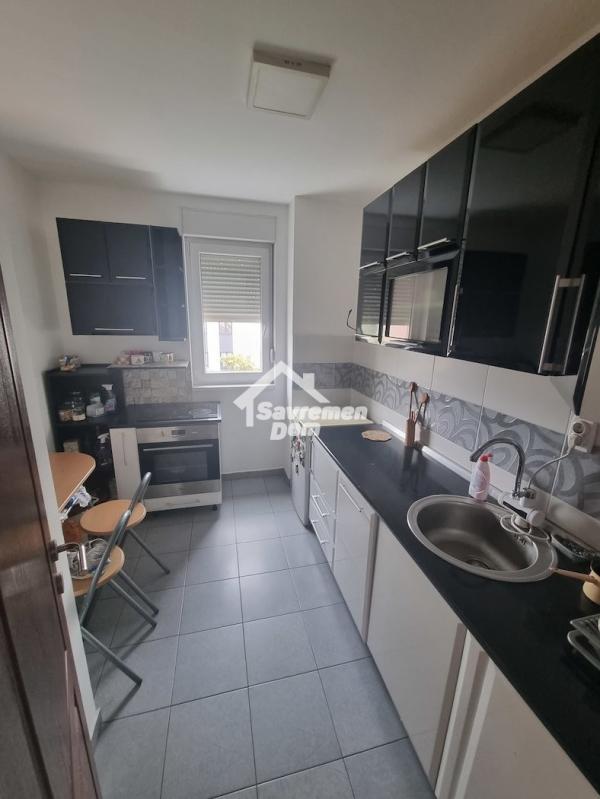 Slika 3 - Četvorosoban, 97m2, Erdoglija Kragujevac, sa terasom