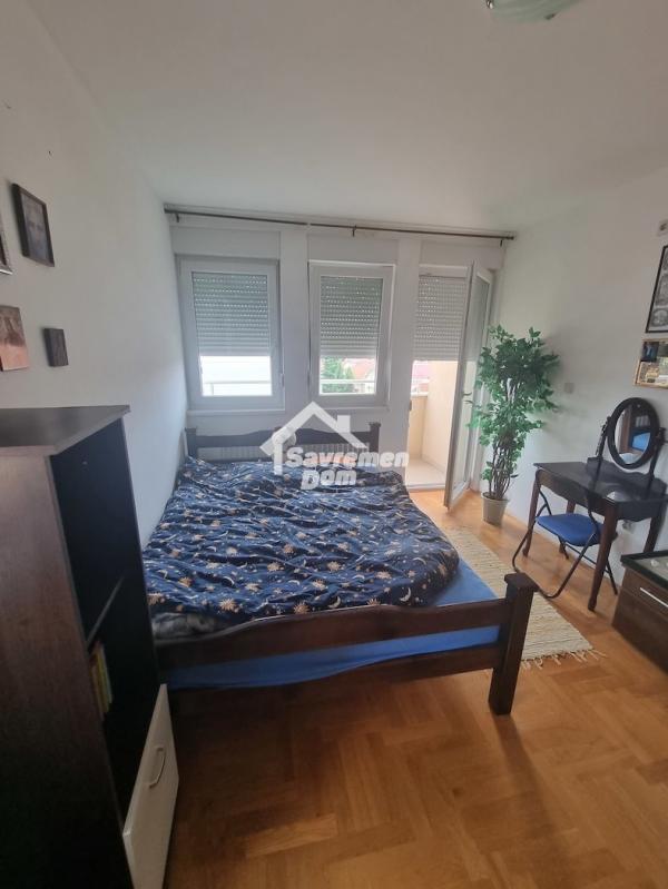 Slika 7 - Četvorosoban, 97m2, Erdoglija Kragujevac, sa terasom