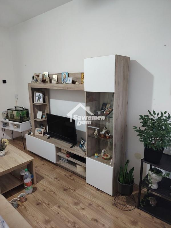 Slika 1 - Trosoban, 56m2, Aerodrom Kragujevac, sa terasom