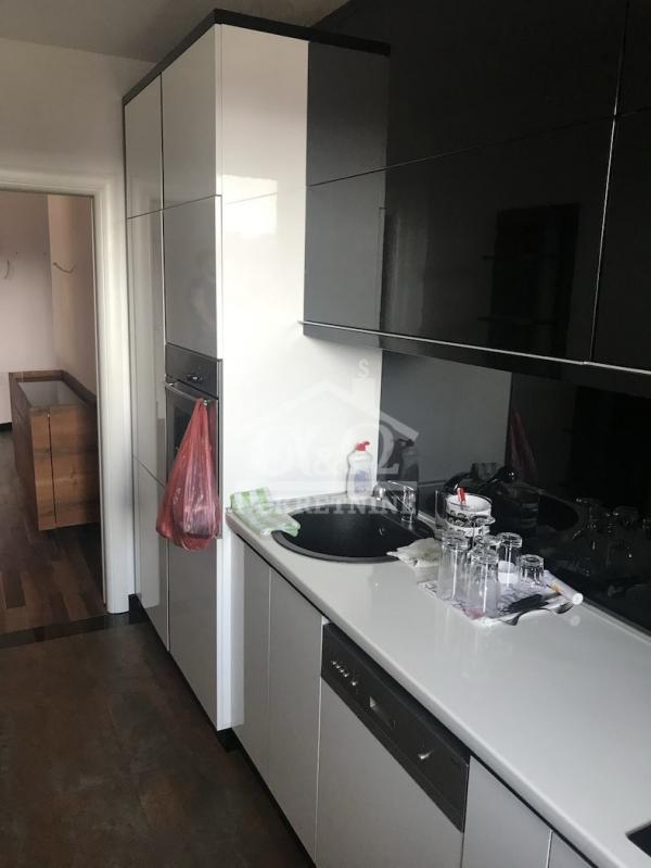 Slika 5 - Dvosoban, 73m2, Kragujevac centar Kragujevac, sa terasom, ima lift