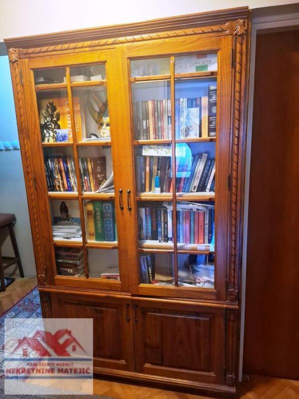 Slika 6 - STAN CENTAR KOD HOTELA KRAGUJEVAC TROSOBAN 77M2, 5. SPRAT, LIFT, ---115.500 E