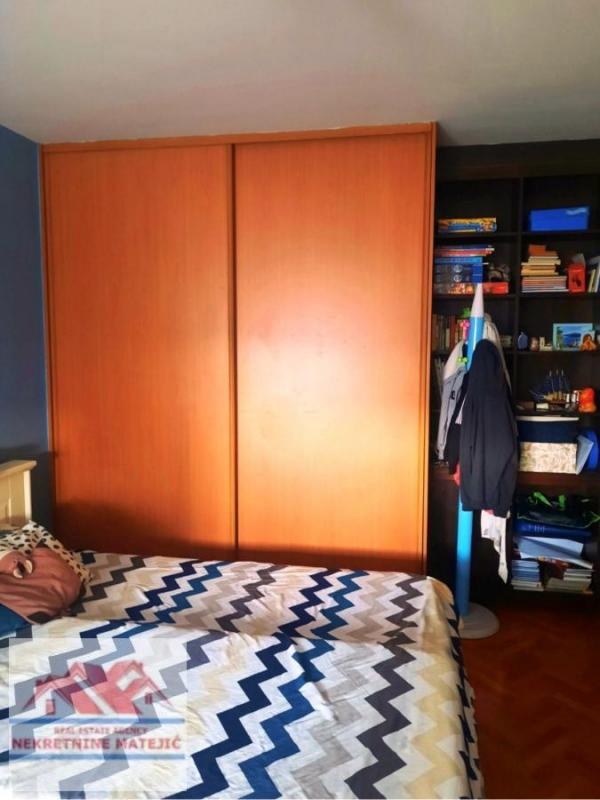 Slika 8 - STAN CENTAR KOD HOTELA KRAGUJEVAC TROSOBAN 77M2, 5. SPRAT, LIFT, ---115.500 E