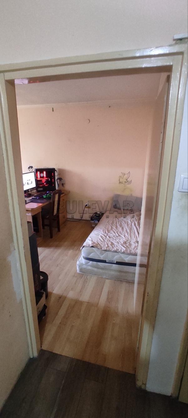 Slika 5 - Trosoban, 75m2, Slovačkih pobunjenika Kragujevac, sa terasom, sa parkingom