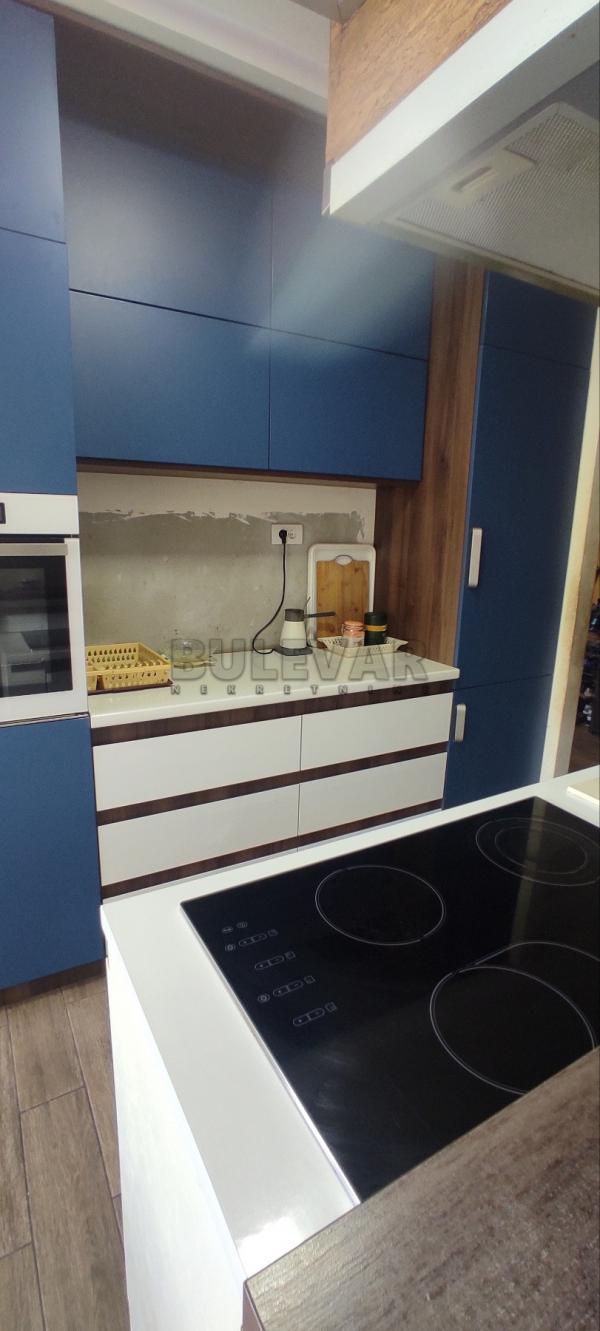 Slika 2 - Trosoban, 75m2, Slovačkih pobunjenika Kragujevac, sa terasom, sa parkingom