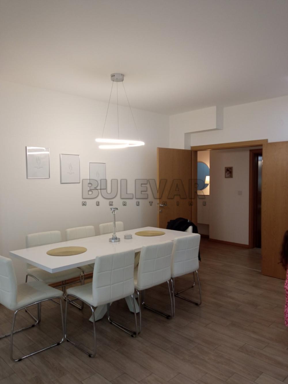 Slika 5 - Trosoban, 105m2, Dragoljuba Milovanovića Bene Kragujevac, sa terasom, ima lift