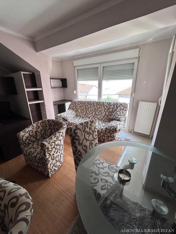 Slika 3 - Jednosoban, 152m2, Erdoglija Kragujevac