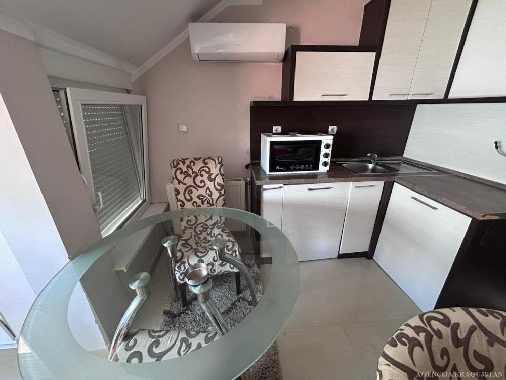 Slika 4 - Jednosoban, 152m2, Erdoglija Kragujevac