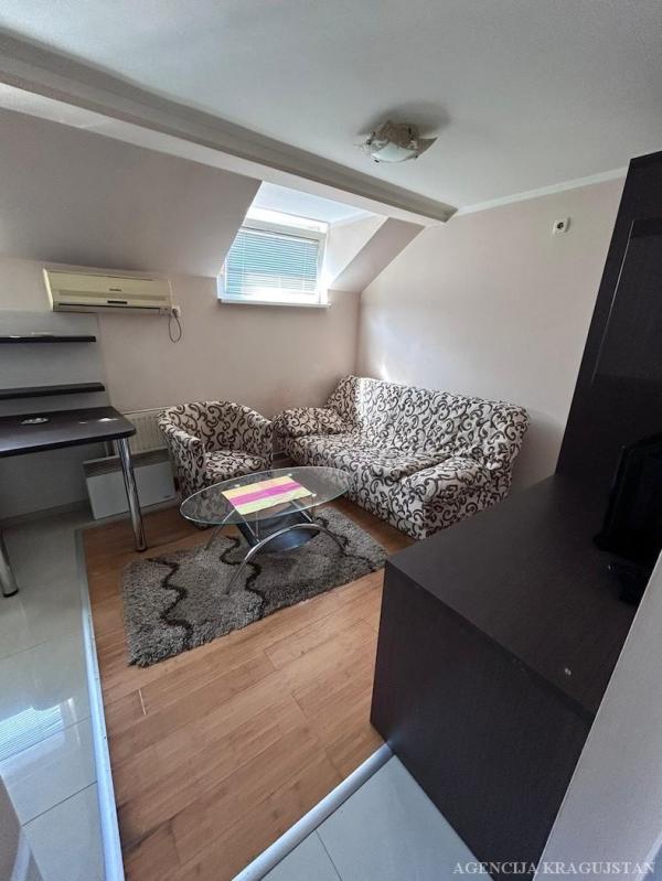 Slika 5 - Jednosoban, 152m2, Erdoglija Kragujevac