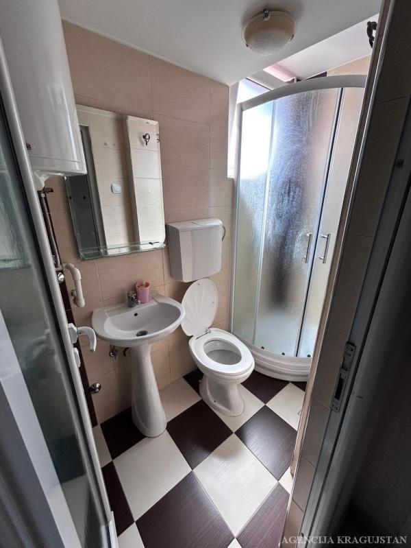 Slika 6 - Jednosoban, 152m2, Erdoglija Kragujevac