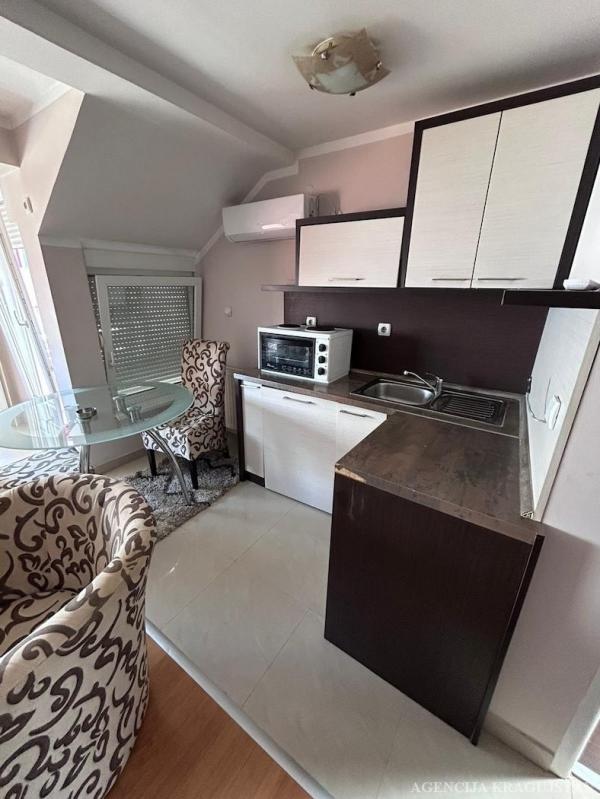 Slika 8 - Jednosoban, 152m2, Erdoglija Kragujevac