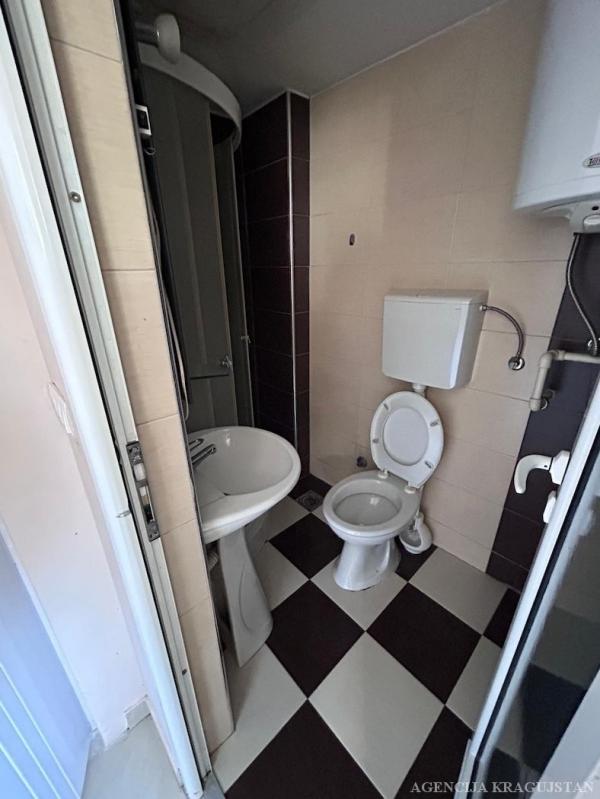 Slika 7 - Jednosoban, 152m2, Erdoglija Kragujevac